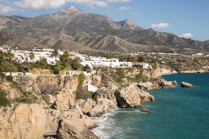 Alquilar Villas en Nerja