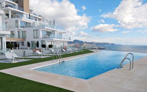 vistas a piscina en apartamento de alquiler adosado